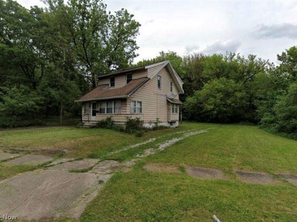 957 Bank Street, Akron, OH 44305
