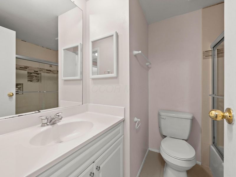 1030 Galliton Court, Unit F, Columbus, OH 43220 Photo 23