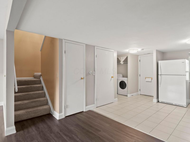 1030 Galliton Court, Unit F, Columbus, OH 43220 Photo 5