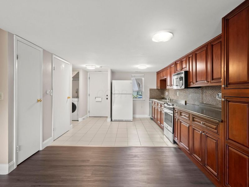 1030 Galliton Court, Unit F, Columbus, OH 43220 Photo 6