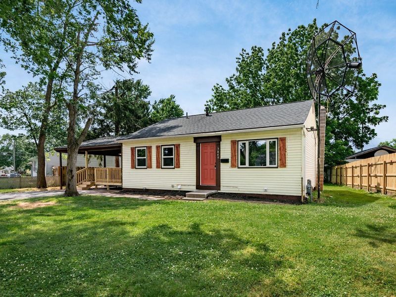 3849 Laguna Drive, Columbus, OH 43232 Photo 2