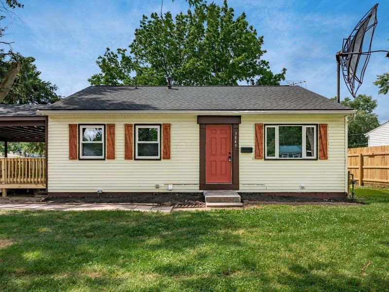 3849 Laguna Drive, Columbus, OH 43232 Photo 3