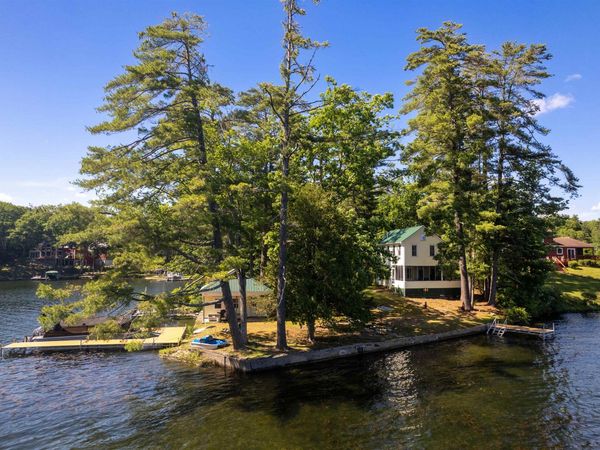48 Acorn Lodge Road, Castleton, VT 05735