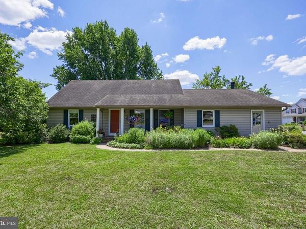 2202 HERSHEY AVENUE , EAST PETERSBURG, PA 17520