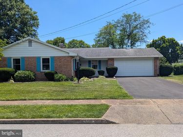 4406 ROYAL OAK ROAD, CAMP HILL, PA 17011