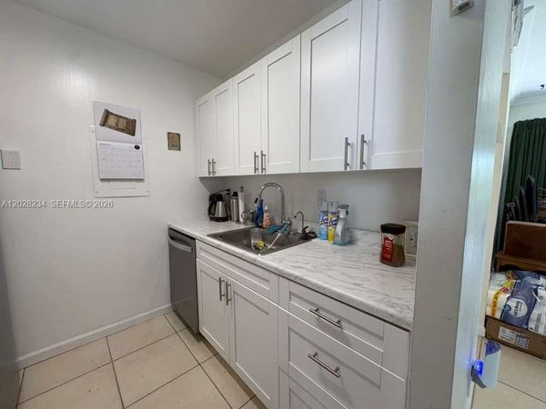 1141 Lake Victoria Dr, Unit F, Palm Beach, FL 33411