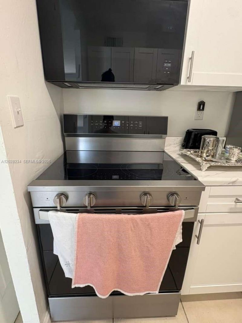 1141 Lake Victoria Dr, Unit F, Palm Beach, FL 33411 Photo