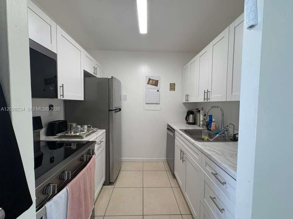 1141 Lake Victoria Dr, Unit F, Palm Beach, FL 33411 Photo