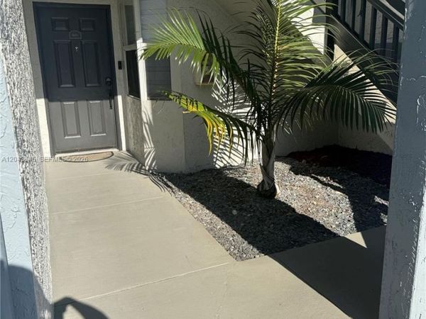 601 SW 113th Way , Unit 601, Pembroke Pines, FL 33025