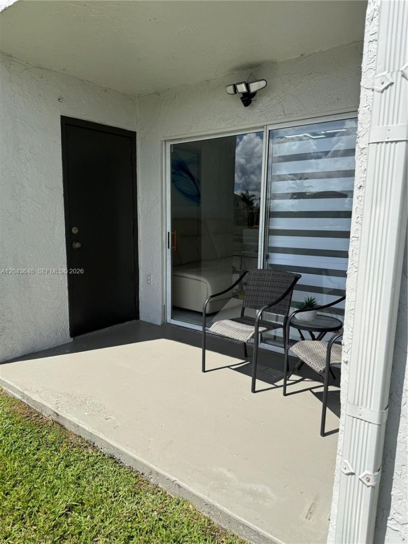 601 SW 113th Way , Unit 601, Pembroke Pines, FL 33025 Photo