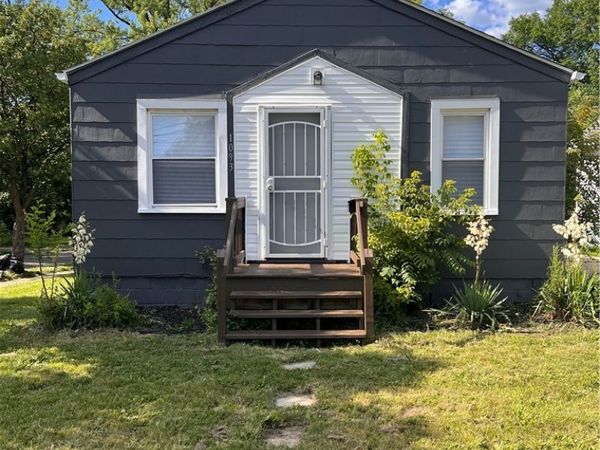 1093 Joy Avenue , Akron, OH 44306