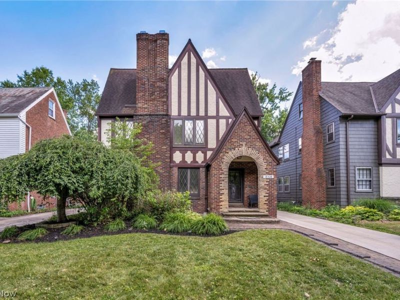 18428 Winslow Road, Shaker Heights, OH 44122 Photo 2