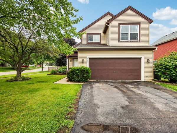647 E Princeton Court , Round Lake Beach, IL 60073
