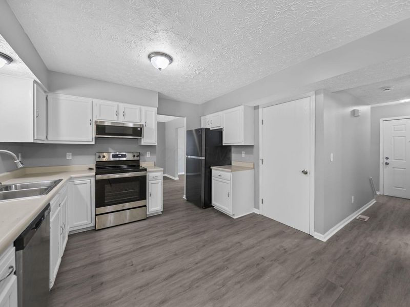 2392 Minerva Park Place , Columbus, OH 43229 Photo 10