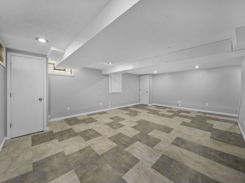 2392 Minerva Park Place , Columbus, OH 43229 Photo 45