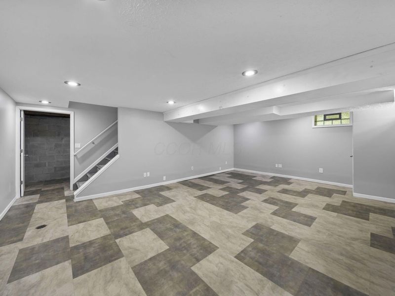 2392 Minerva Park Place , Columbus, OH 43229 Photo 47