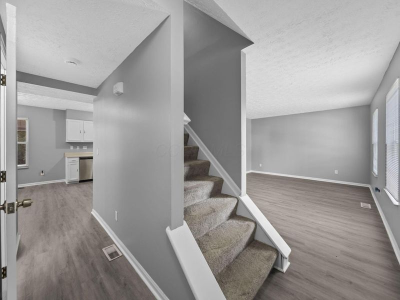 2392 Minerva Park Place , Columbus, OH 43229 Photo 6