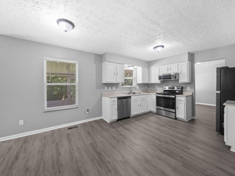 2392 Minerva Park Place , Columbus, OH 43229 Photo 8
