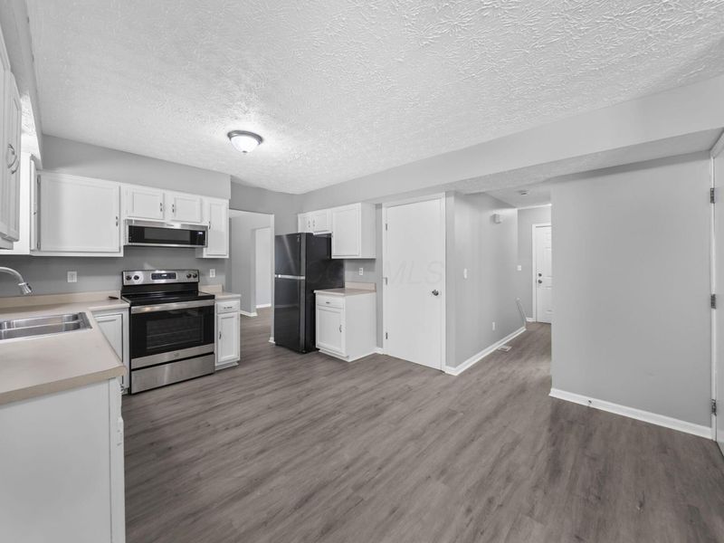2392 Minerva Park Place , Columbus, OH 43229 Photo 9