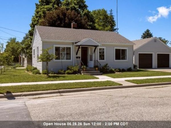 907 N 7TH AVENUE, Sturgeon Bay, WI 54235