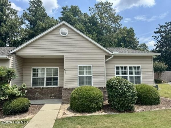 101 E Rhode Island Avenue , Unit Apt J, Southern Pines, NC 28387