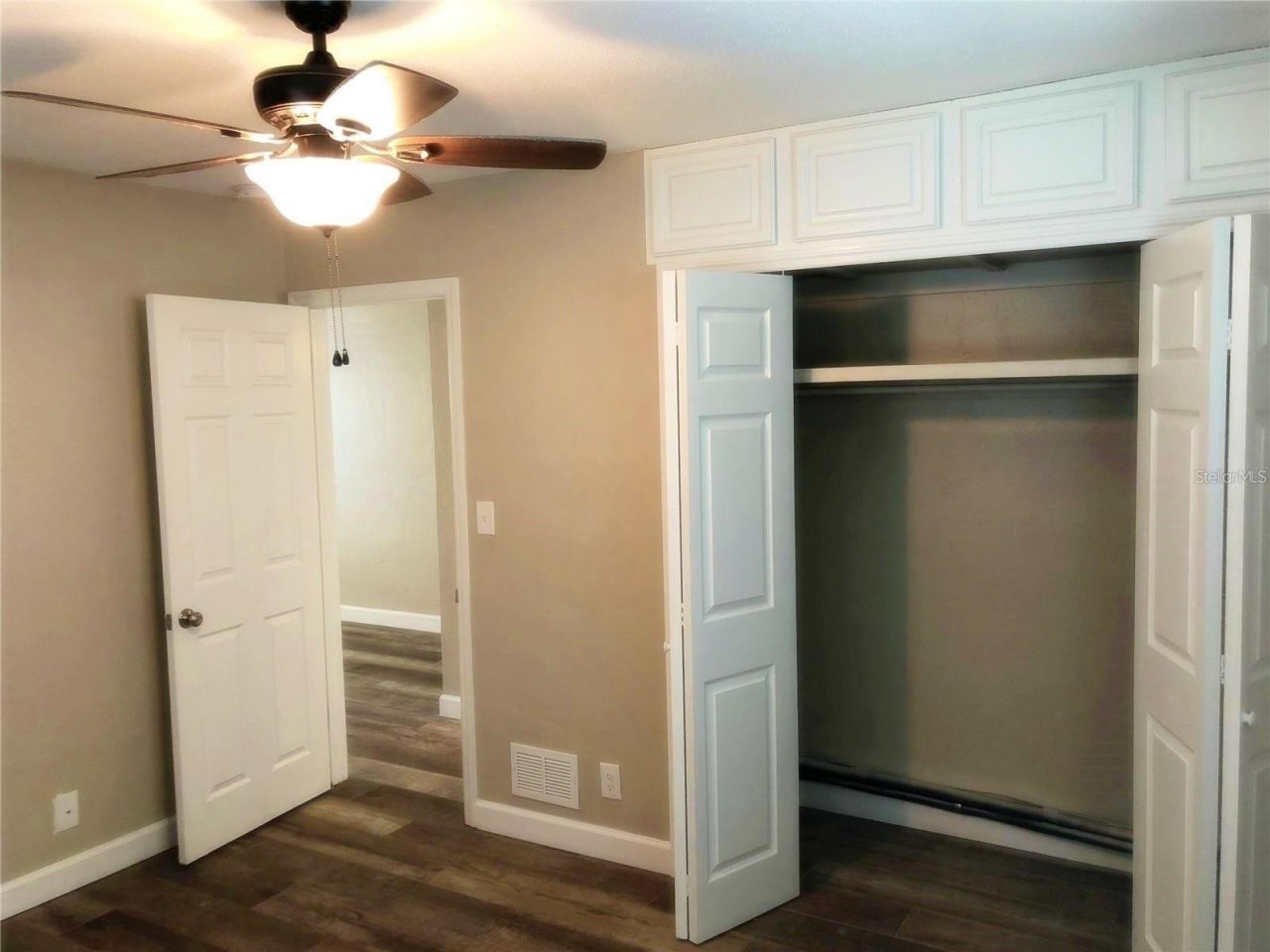 520 70th Street N, Unit 4, Saint Petersburg, FL 33710 Photo