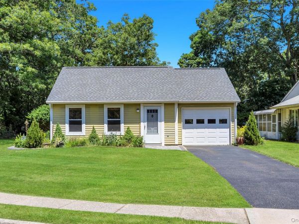 338 Edinburgh Drive , Ridge, NY 11961
