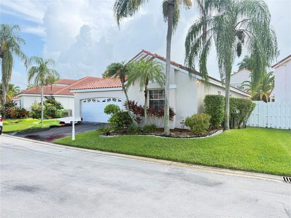 345 Somerset Way , Weston, FL 33326