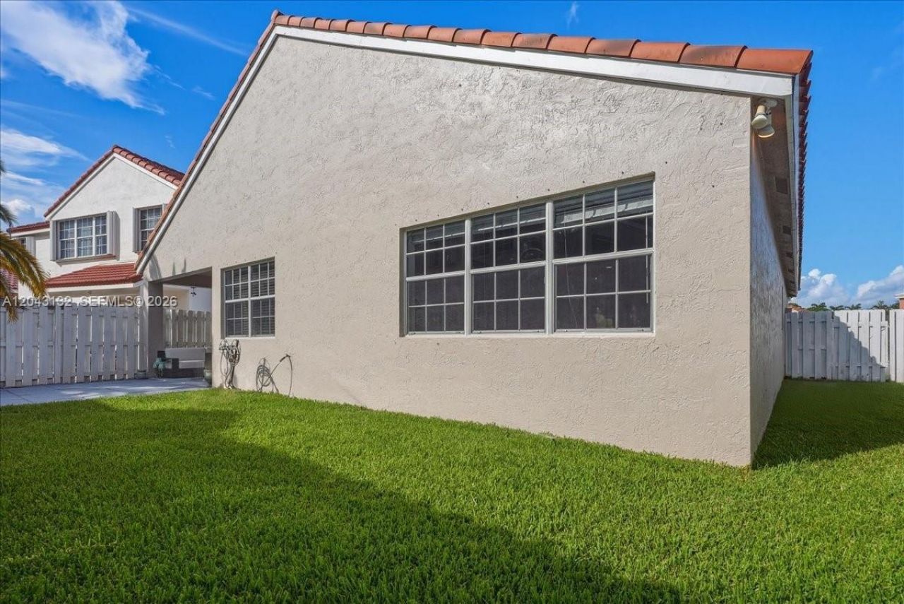 345 Somerset Way, Weston, FL 33326 Photo
