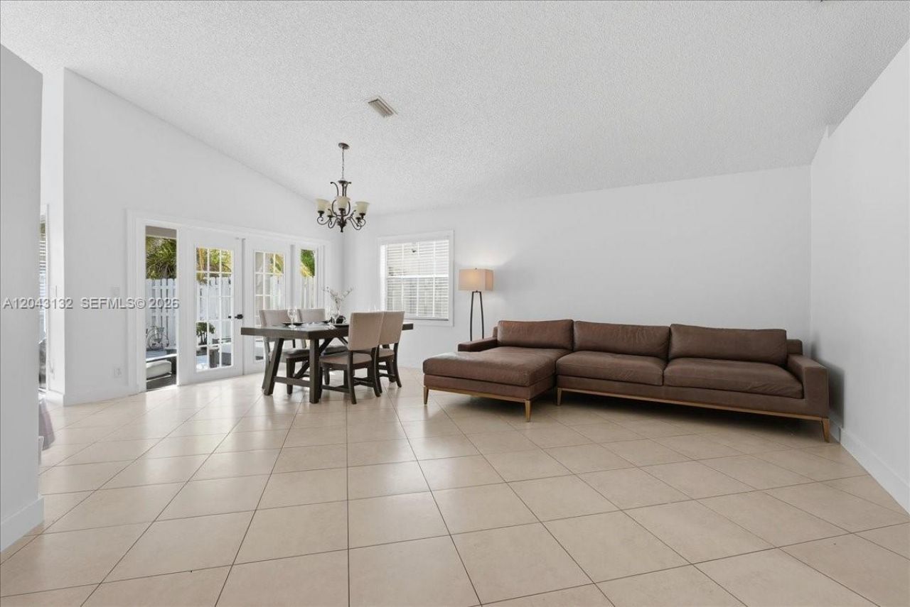 345 Somerset Way, Weston, FL 33326 Photo