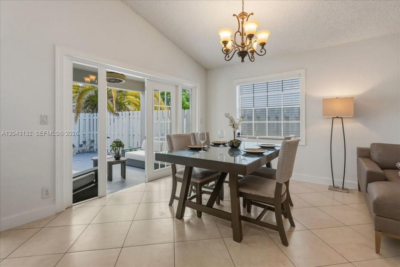 345 Somerset Way, Weston, FL 33326 Photo