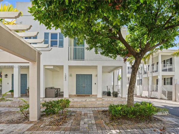 1043 SW 9th Ct , Unit F-1, Miami, FL 33130