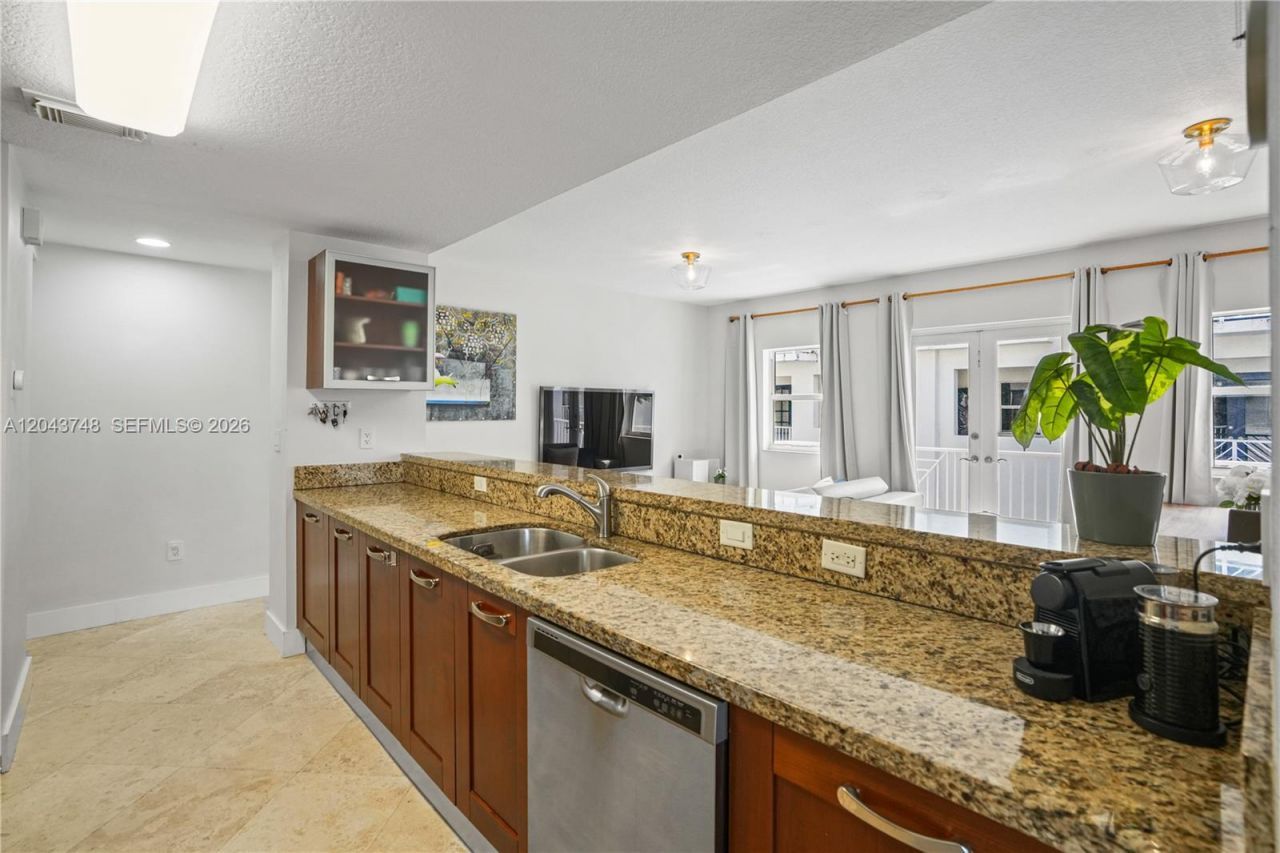 1043 SW 9th Ct , Unit F-1, Miami, FL 33130 Photo