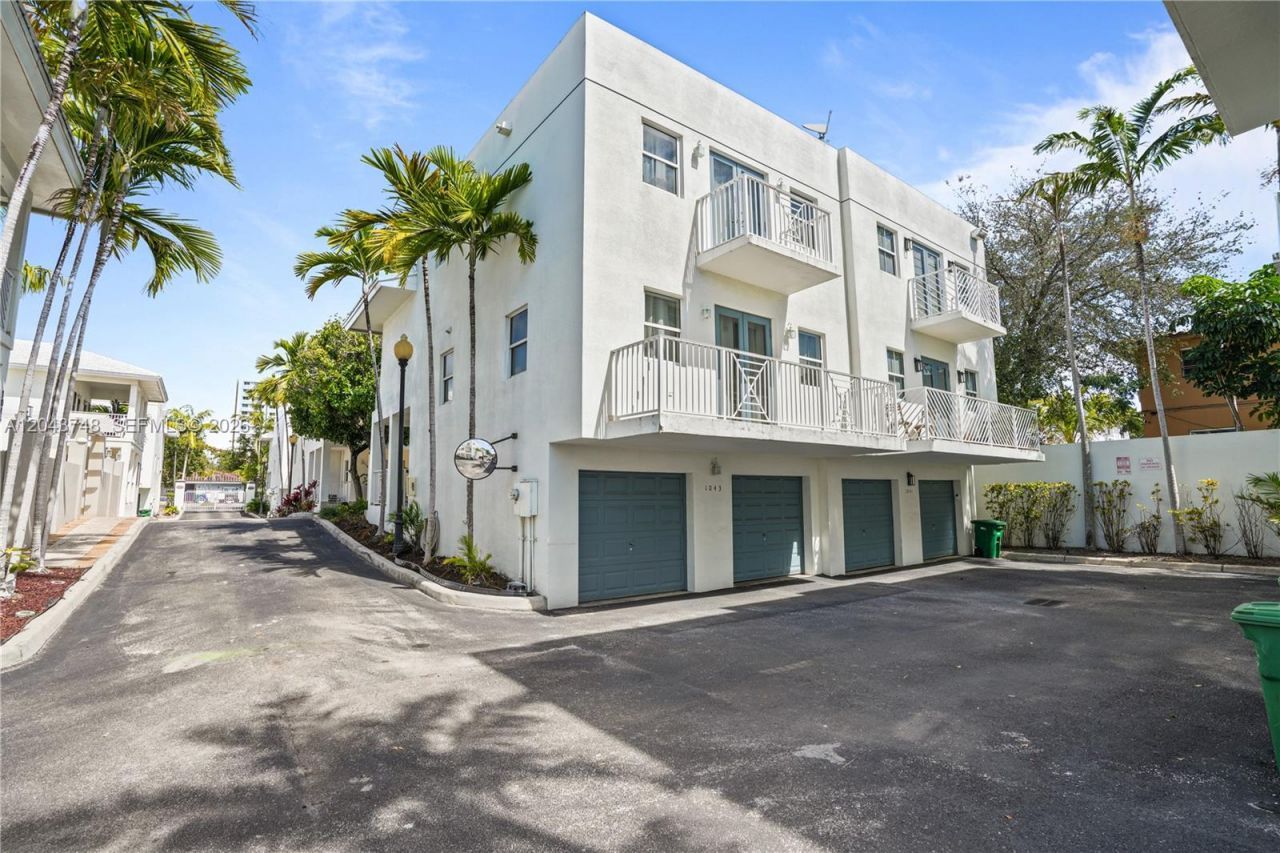 1043 SW 9th Ct , Unit F-1, Miami, FL 33130 Photo