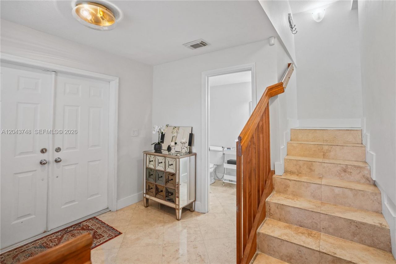 1043 SW 9th Ct , Unit F-1, Miami, FL 33130 Photo