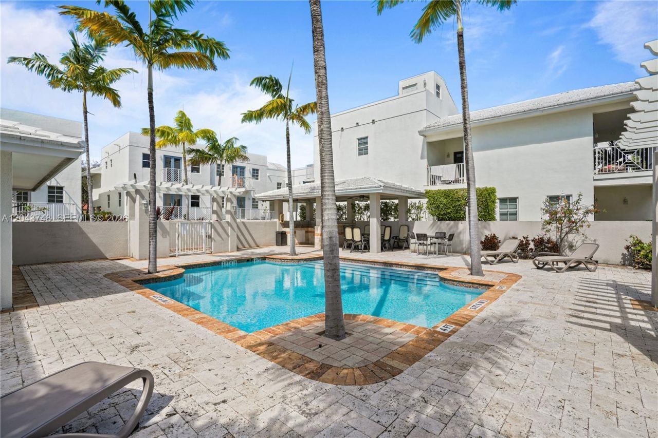 1043 SW 9th Ct , Unit F-1, Miami, FL 33130 Photo