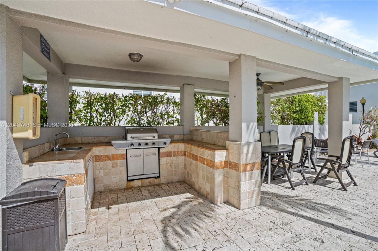 1043 SW 9th Ct , Unit F-1, Miami, FL 33130 Photo