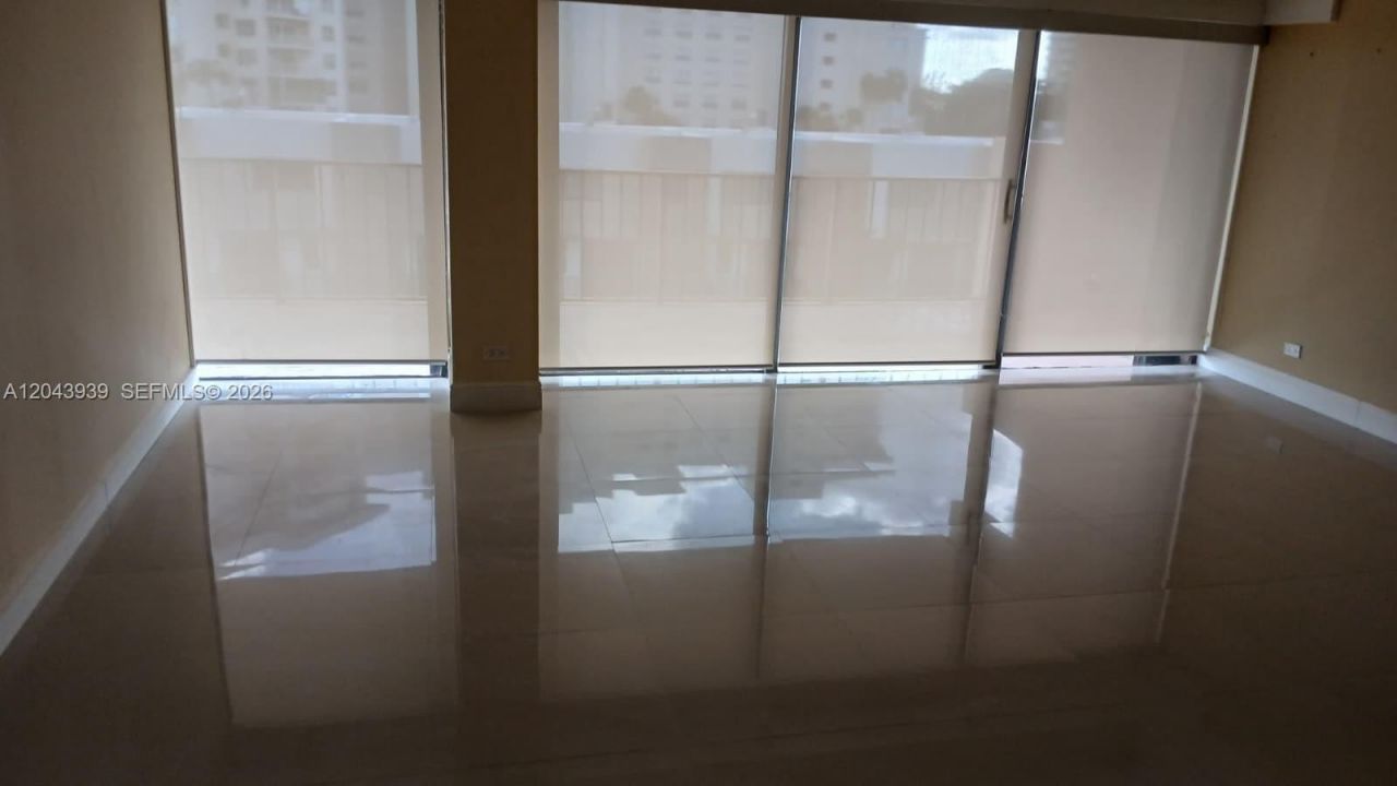 1800 NE 114th St , Unit 508, Miami, FL 33181 Photo