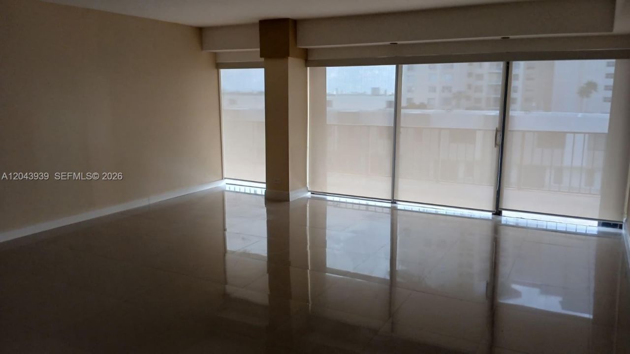 1800 NE 114th St , Unit 508, Miami, FL 33181 Photo