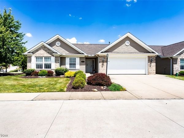 457 Harvest Lane , Seven Hills, OH 44131