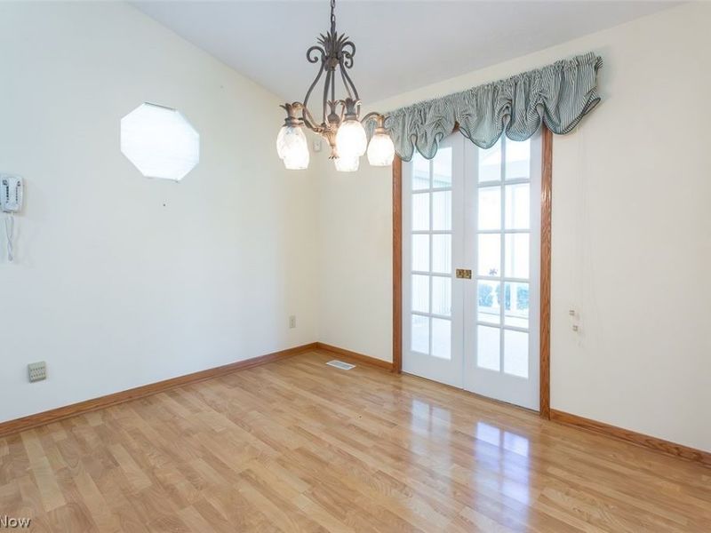 457 Harvest Lane, Seven Hills, OH 44131 Photo 12