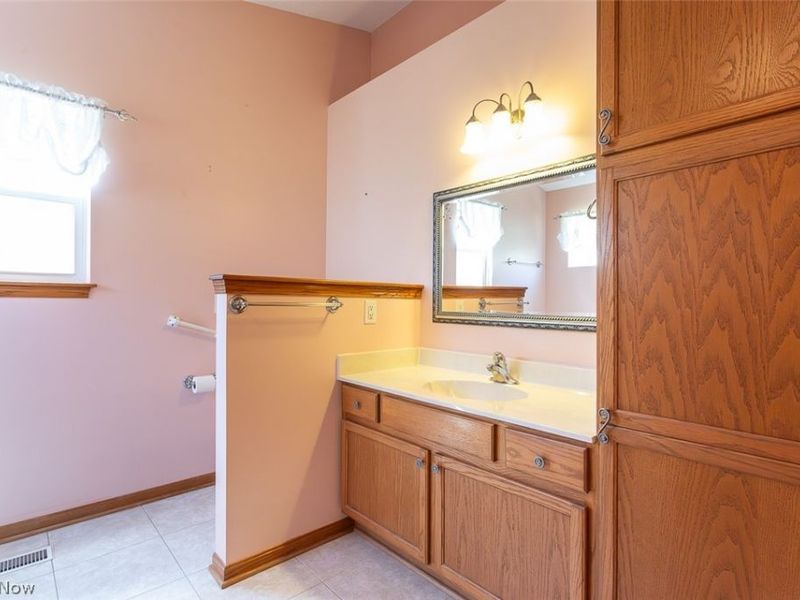 457 Harvest Lane, Seven Hills, OH 44131 Photo 23