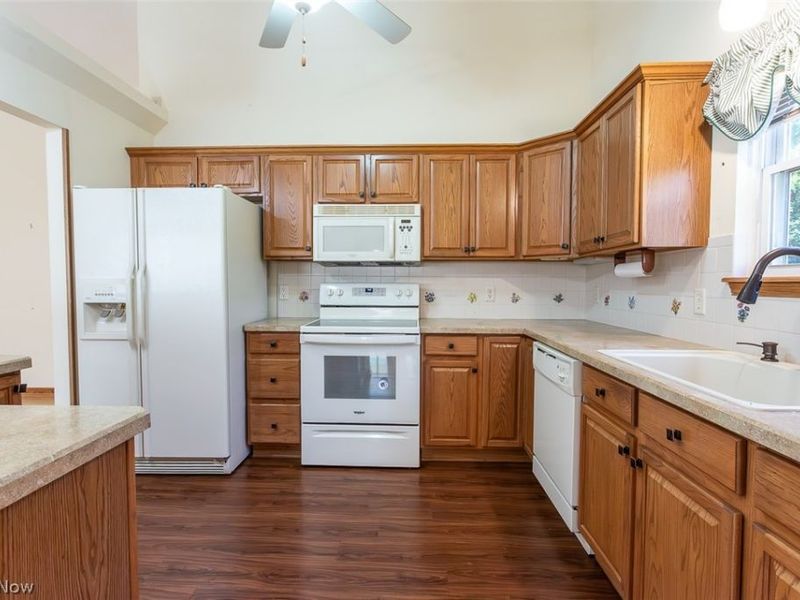 457 Harvest Lane, Seven Hills, OH 44131 Photo 7
