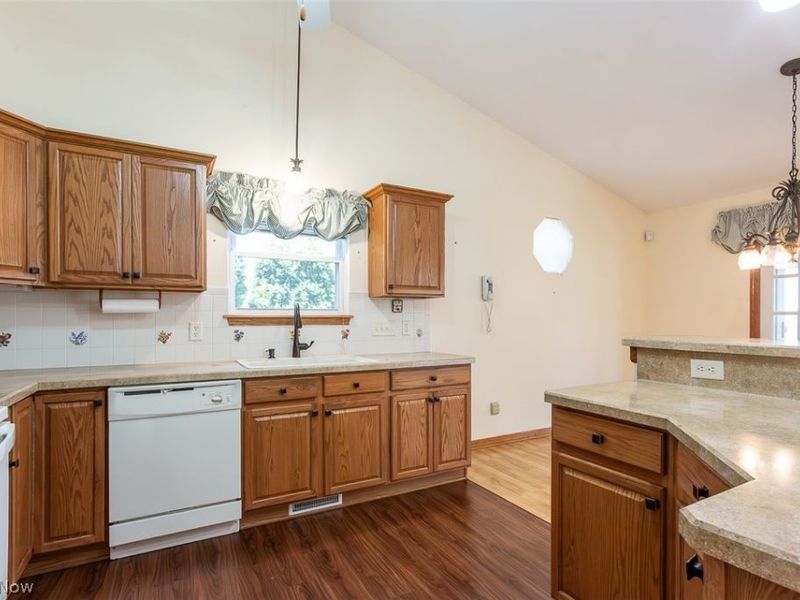 457 Harvest Lane, Seven Hills, OH 44131 Photo 8