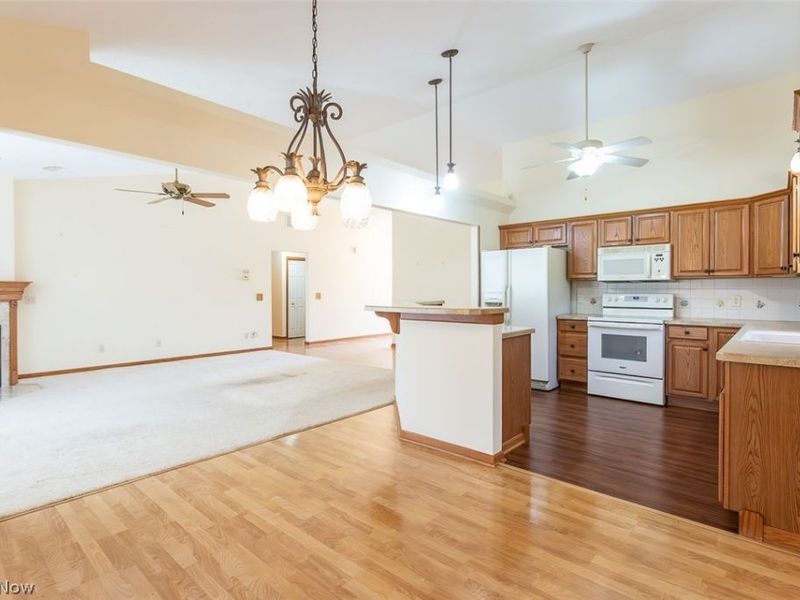 457 Harvest Lane, Seven Hills, OH 44131 Photo 9