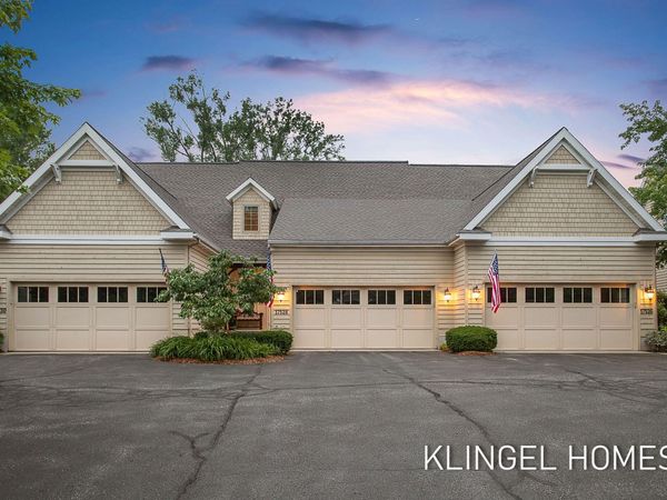 17528 N Fruitport Road, Spring Lake, MI 49456