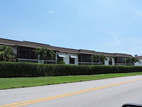 3111 Gardens E Drive, Unit 25, Palm Beach Gardens, FL 33410