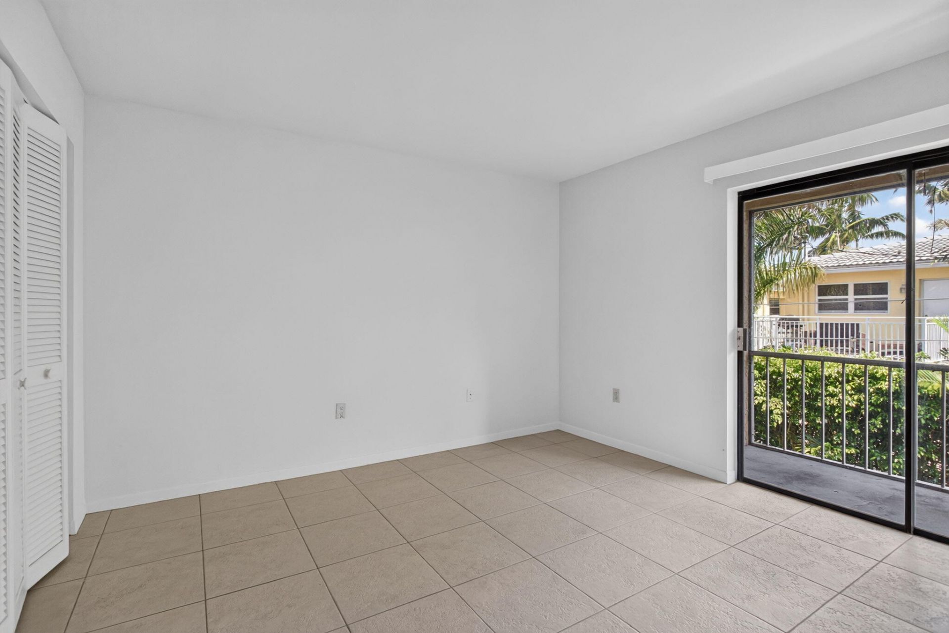 2141 NE 42nd Street, Unit 204, Lighthouse Point, FL 33064 Photo