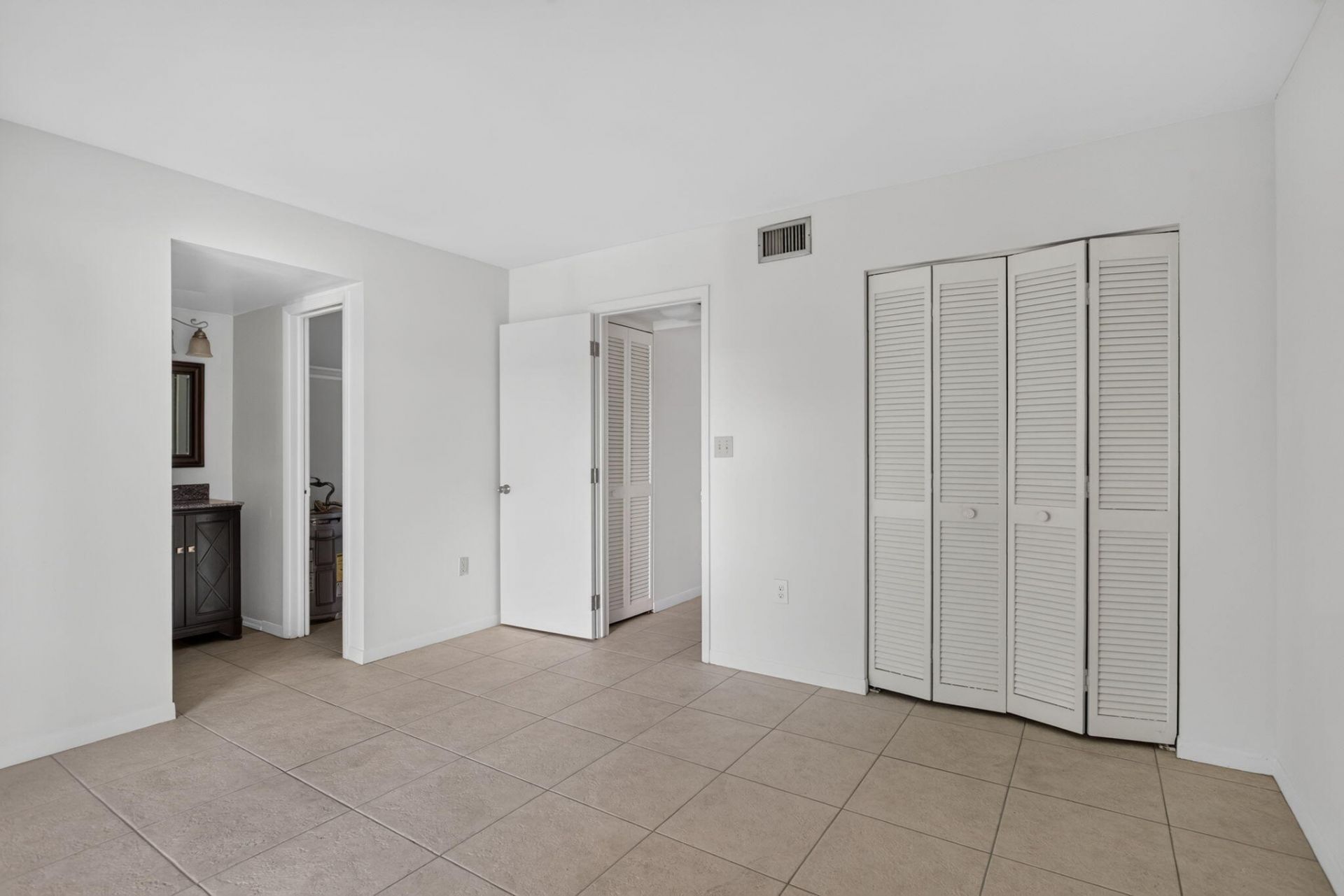2141 NE 42nd Street, Unit 204, Lighthouse Point, FL 33064 Photo