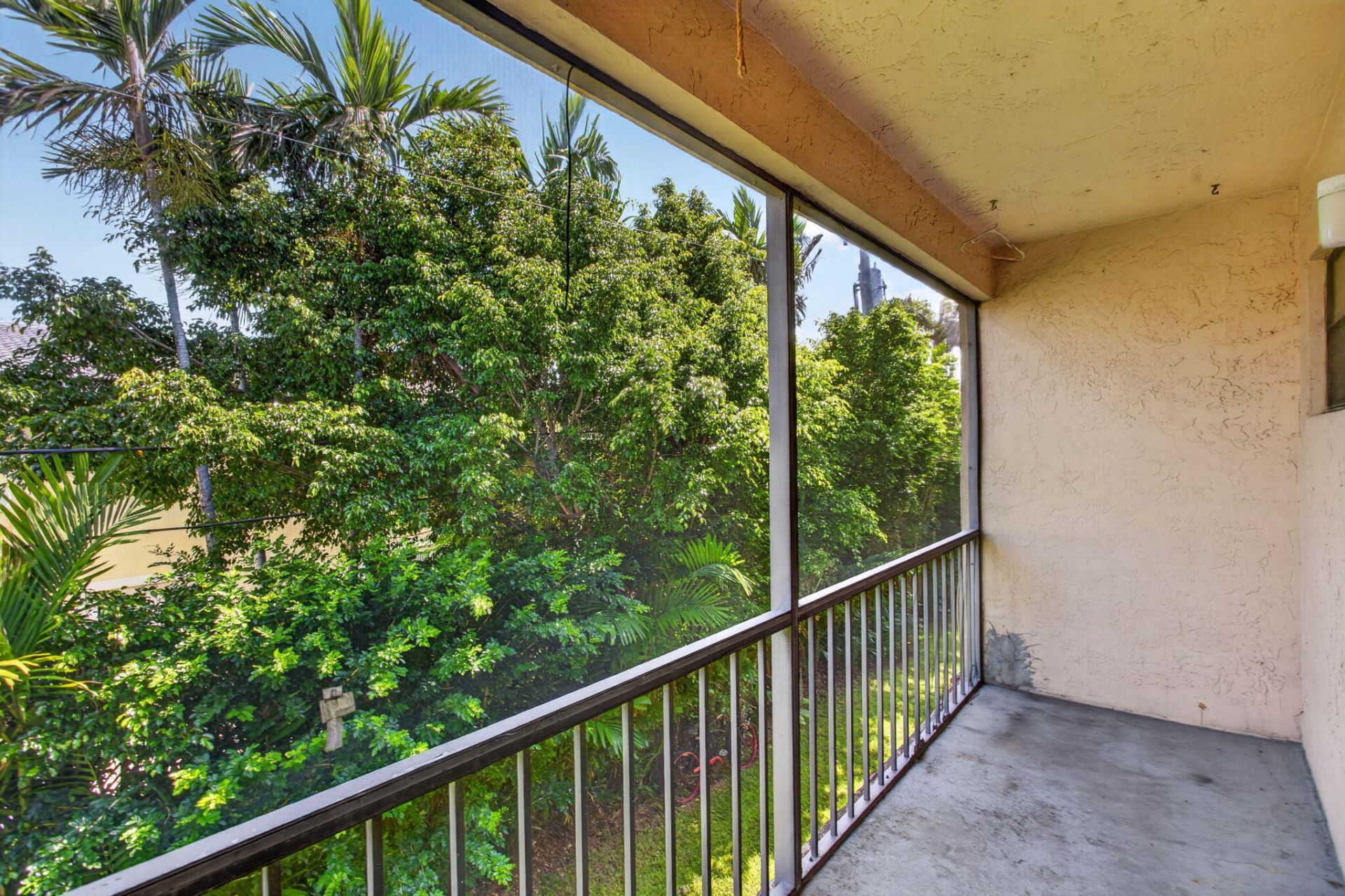 2141 NE 42nd Street, Unit 204, Lighthouse Point, FL 33064 Photo